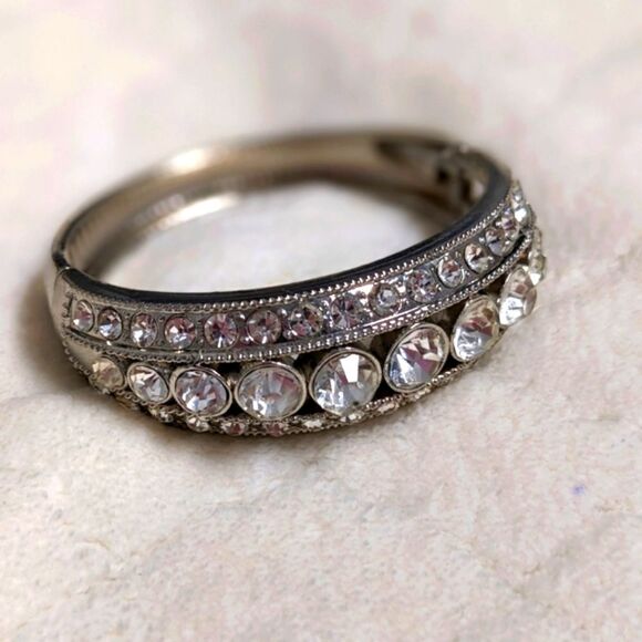 Vintage 80's Silvertone and Rhinestone Hinged Bracelet - Picture 5 of 10